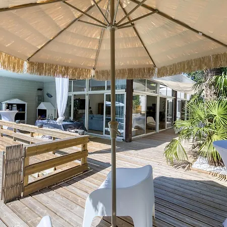 Stunning In Feriehus Meschers-sur-Gironde